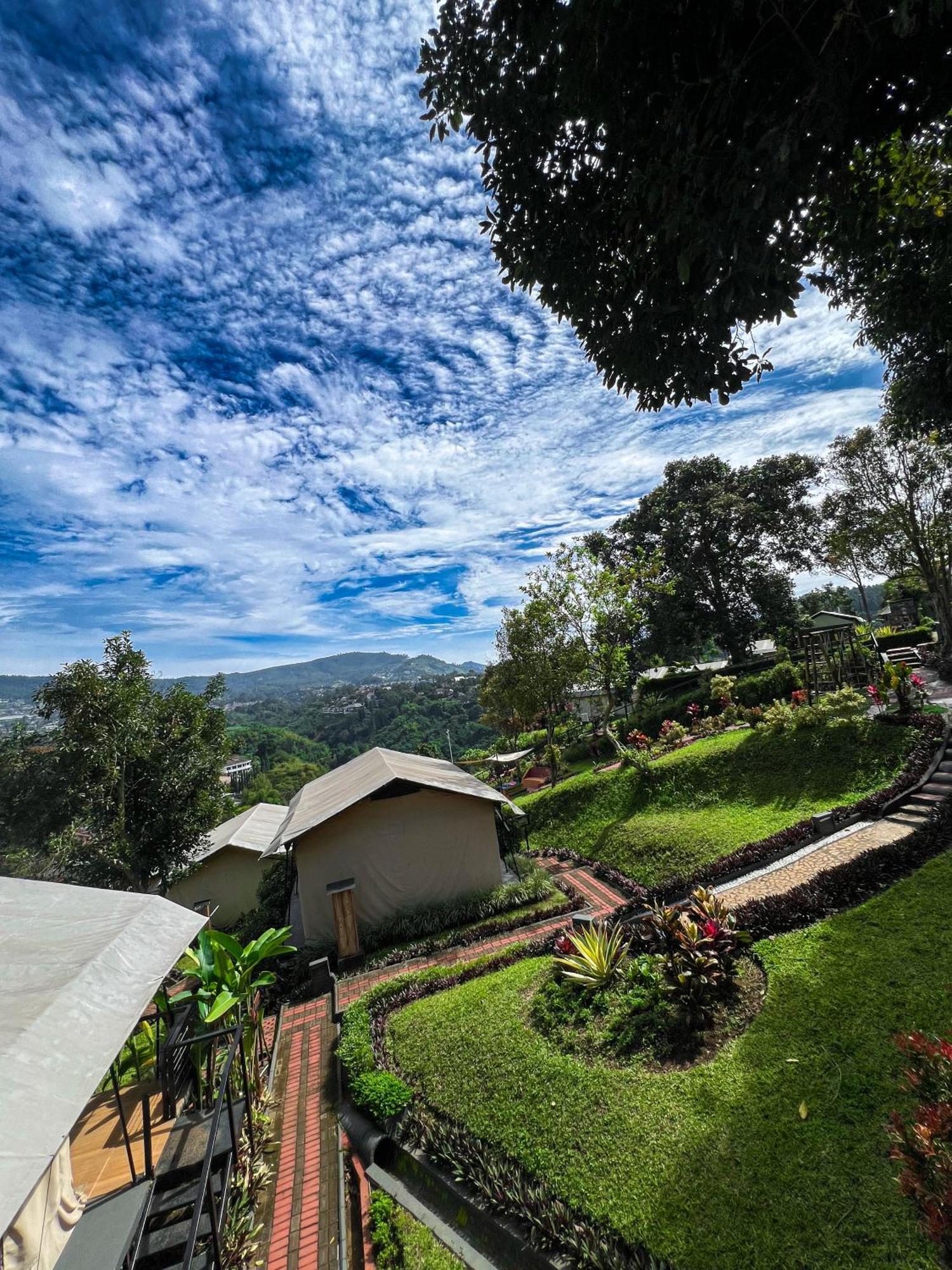 Trizara Resorts - Glam Camping Lembang Extérieur photo