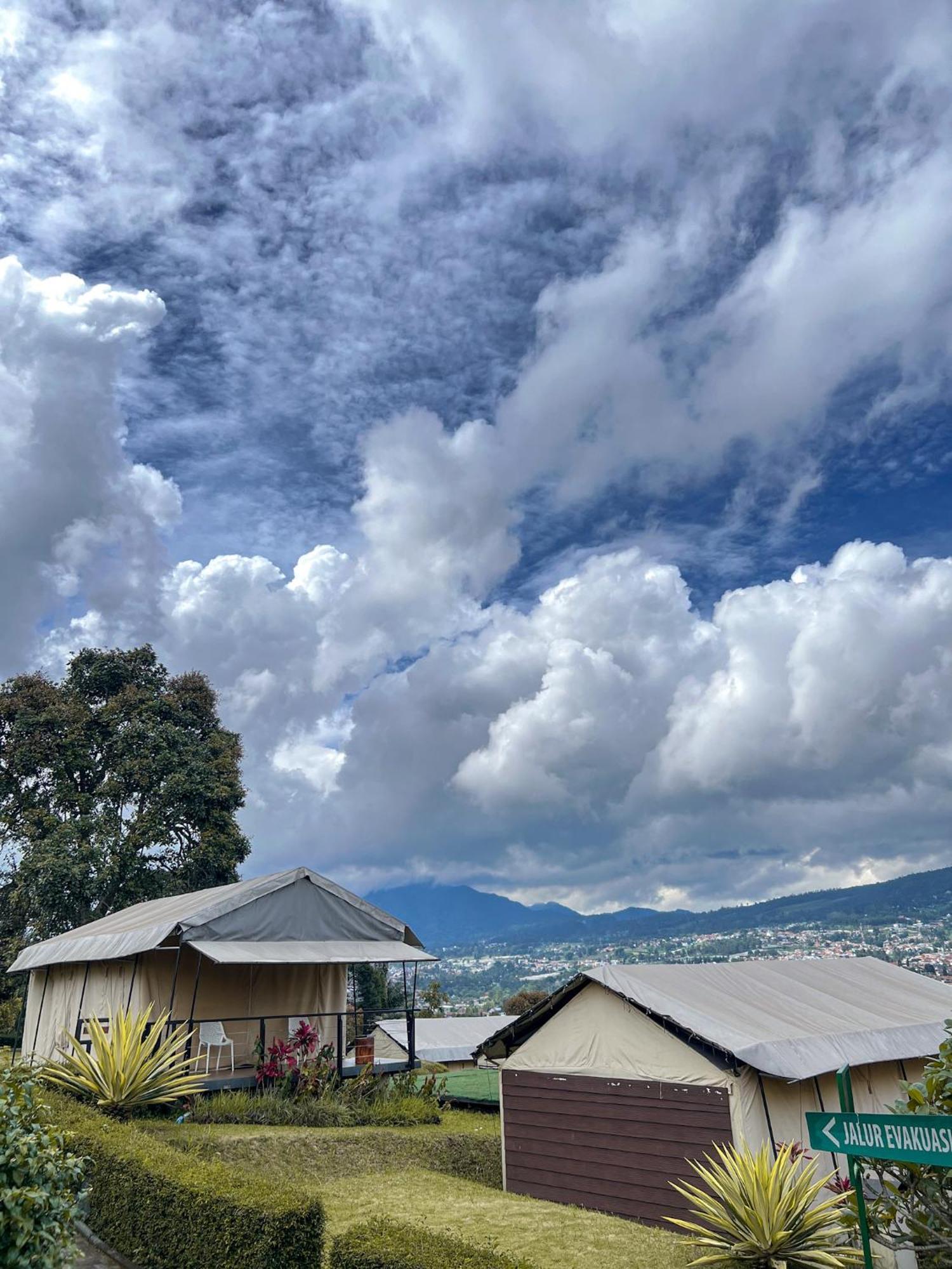Trizara Resorts - Glam Camping Lembang Extérieur photo