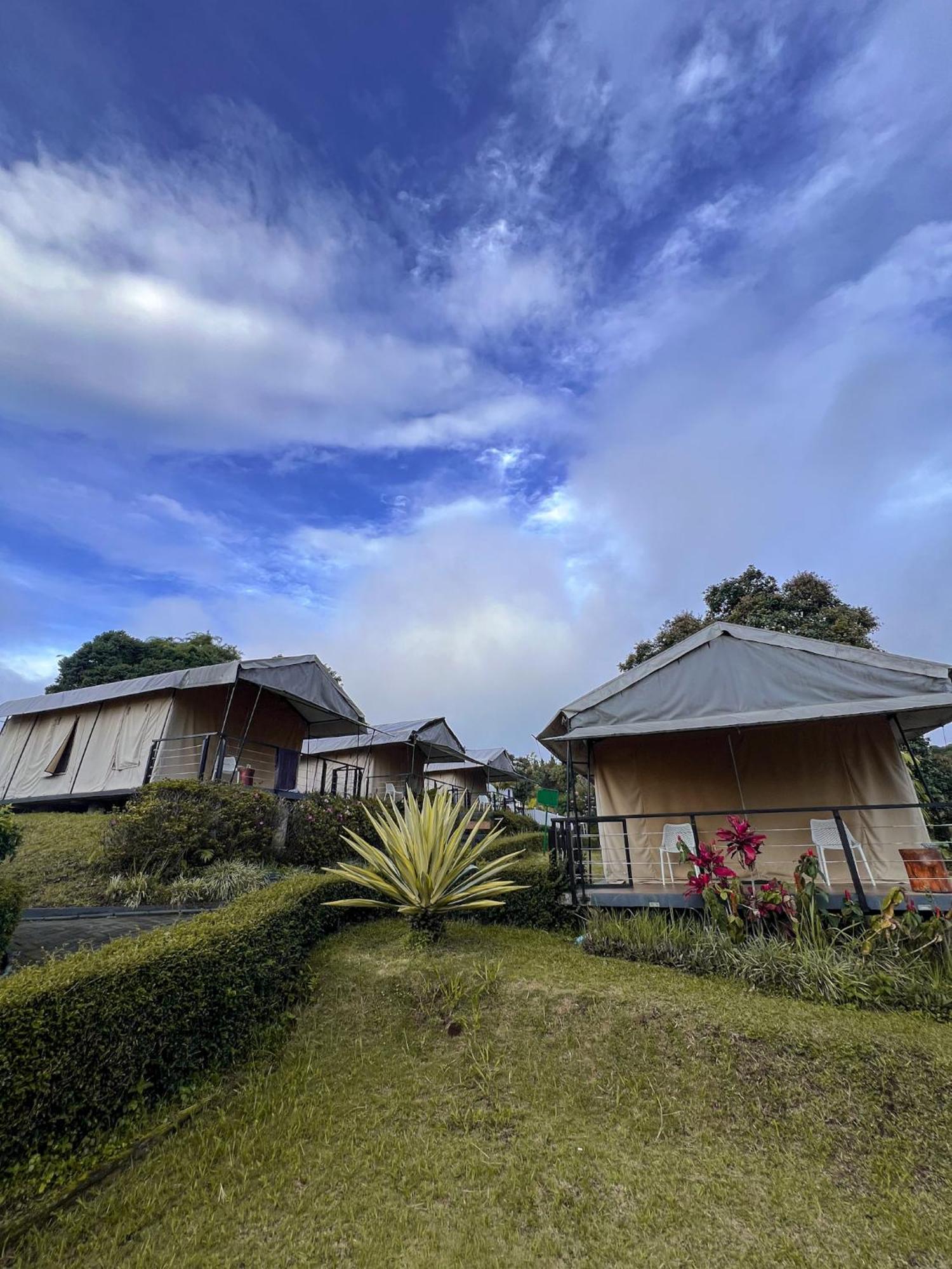 Trizara Resorts - Glam Camping Lembang Extérieur photo