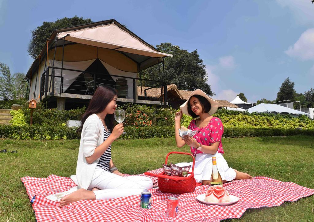 Trizara Resorts - Glam Camping Lembang Extérieur photo