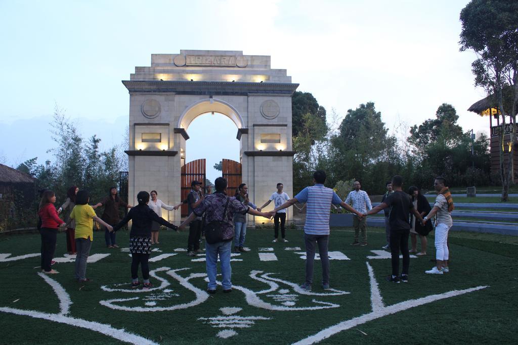 Trizara Resorts - Glam Camping Lembang Extérieur photo